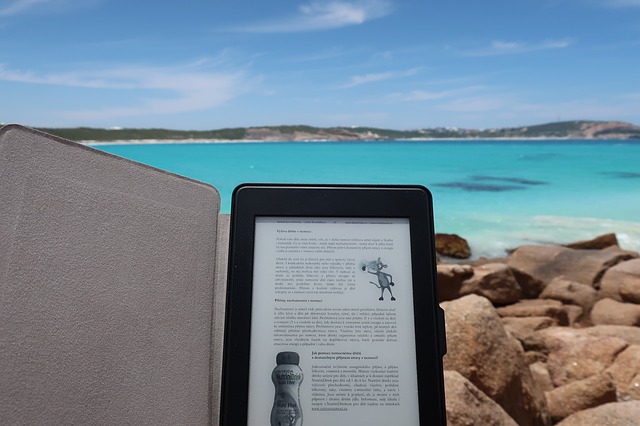 čítanie na pláži.jpg